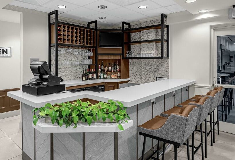 هتل Hilton Garden Inn Wilmington Mayfaire Town Center