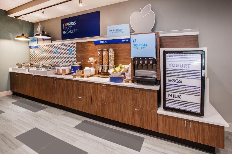 בית מלון כפרי Holiday Inn Express Tampa North Telecom Park, An Ihg