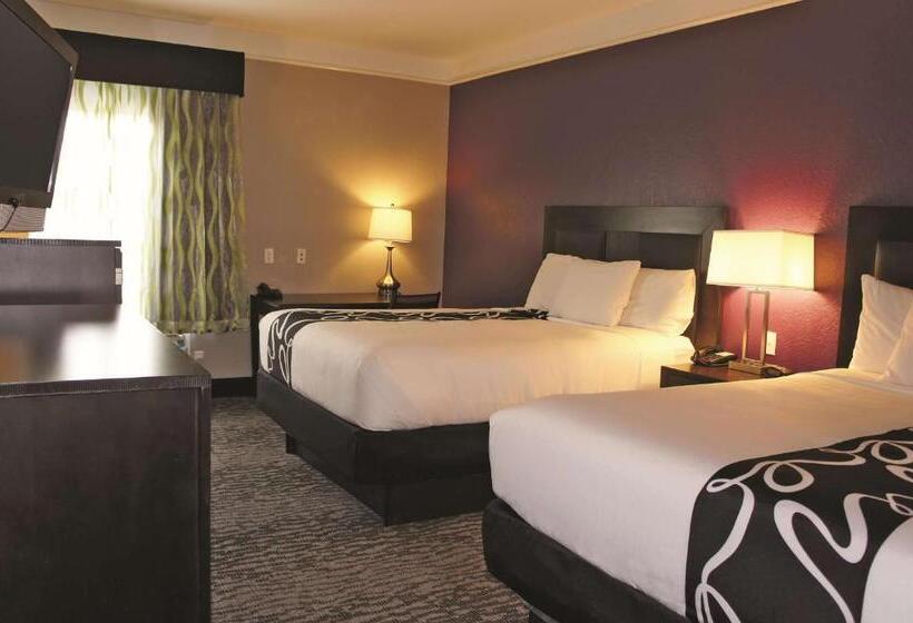 هتل La Quinta By Wyndham Pearland