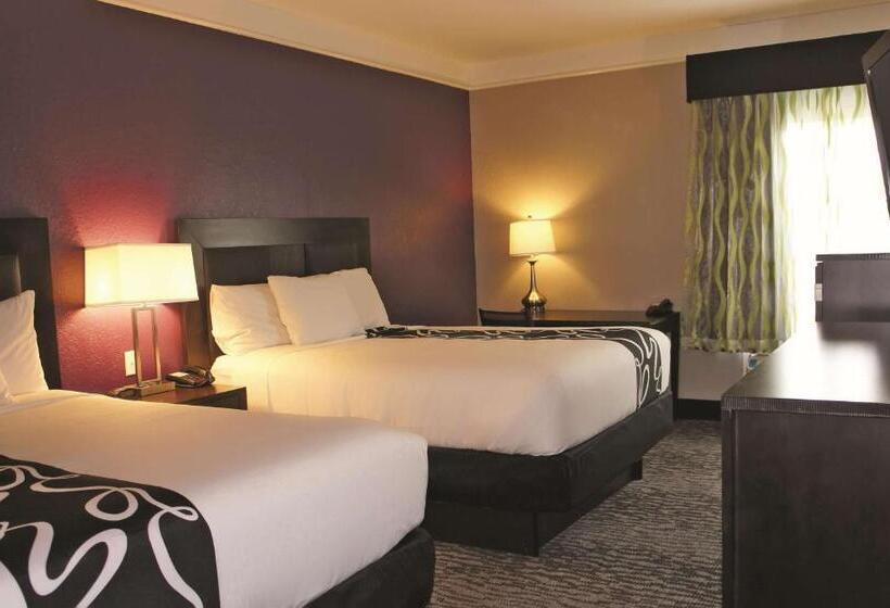 هتل La Quinta By Wyndham Pearland