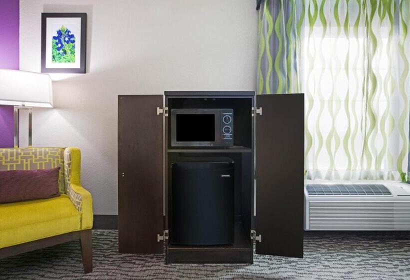 هتل La Quinta By Wyndham Pearland