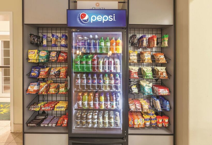 호텔 La Quinta Inn & Suites By Wyndham Angleton