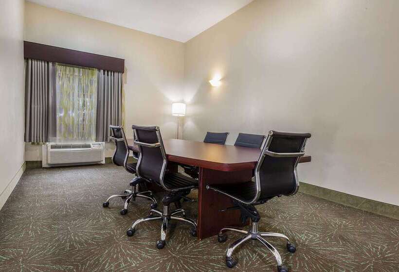 호텔 La Quinta Inn & Suites By Wyndham Angleton