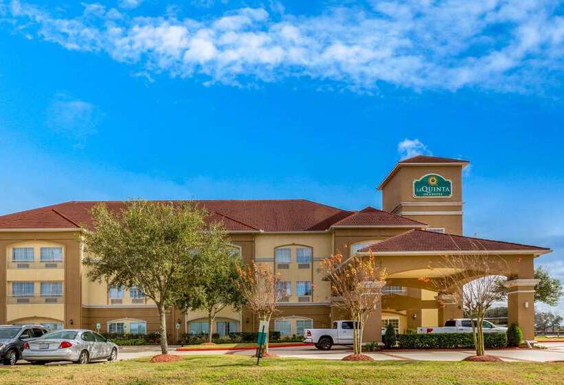 호텔 La Quinta Inn & Suites By Wyndham Angleton