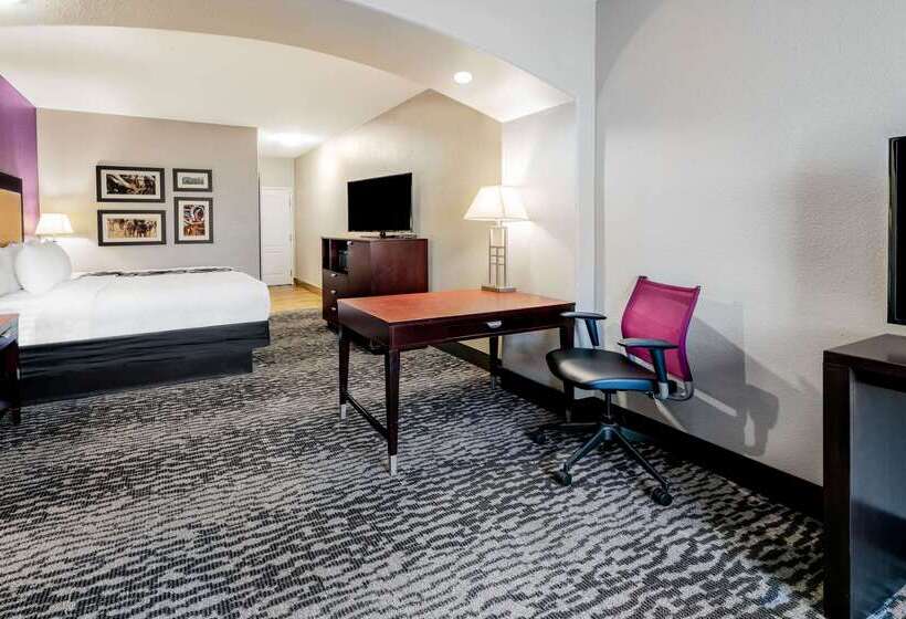 Отель La Quinta By Wyndham Dfw Airport West   Bedford