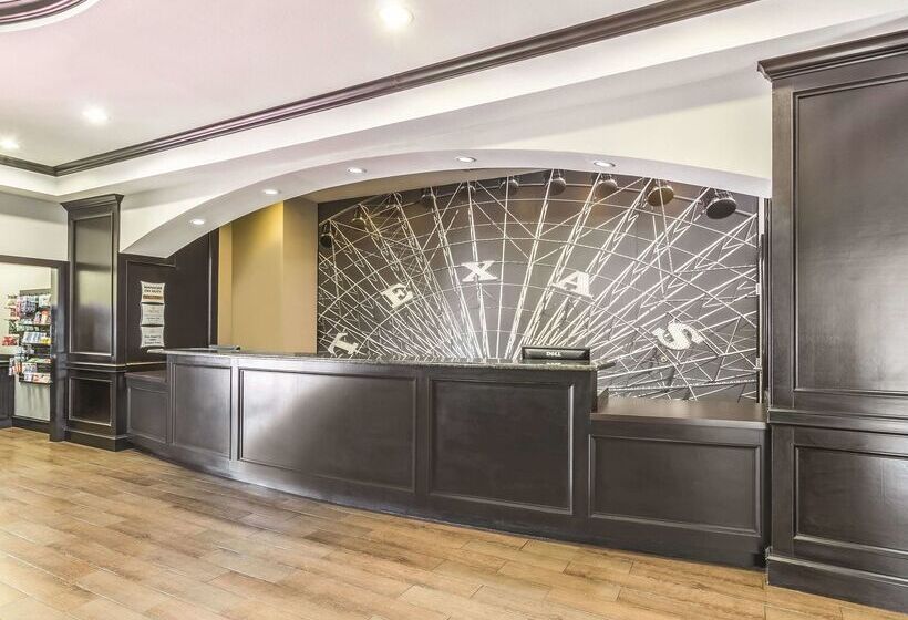 هتل La Quinta By Wyndham Fort Worth   Lake Worth