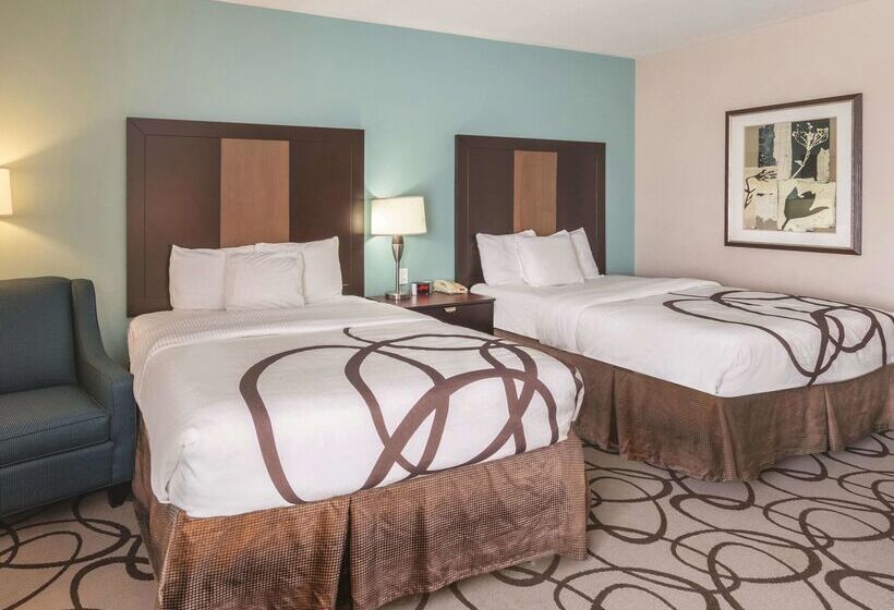 هتل La Quinta By Wyndham Fort Worth   Lake Worth