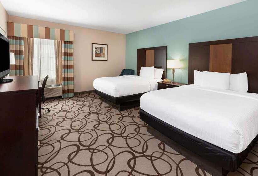 هتل La Quinta By Wyndham Fort Worth   Lake Worth