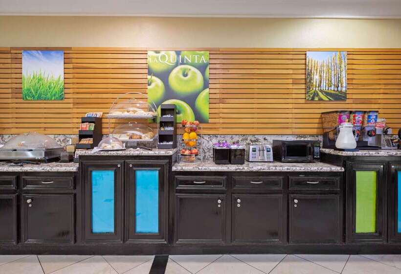 هتل La Quinta By Wyndham Pearland