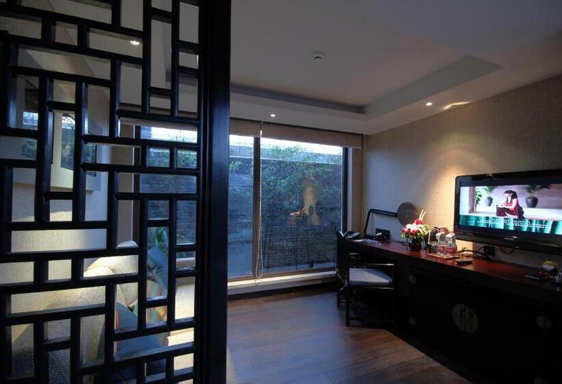 בית מלון כפרי Pullman Lijiang Resort & Spa