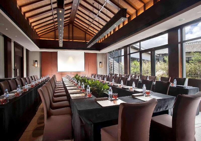בית מלון כפרי Pullman Lijiang Resort & Spa