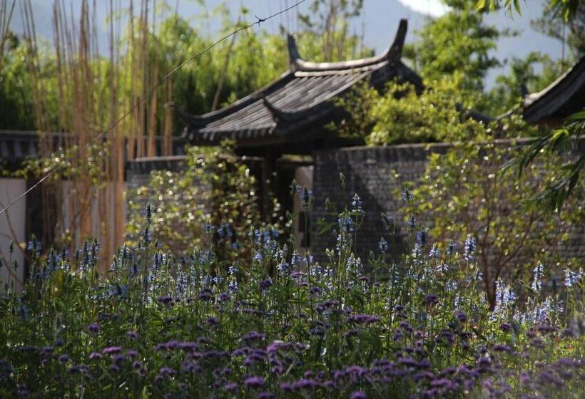בית מלון כפרי Pullman Lijiang Resort & Spa