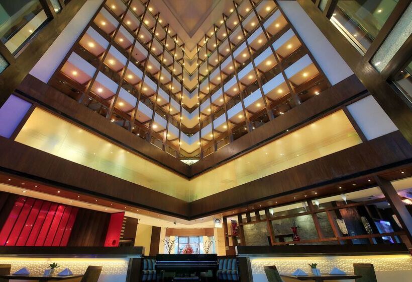 בית מלון כפרי Ramada Gurgaon Central