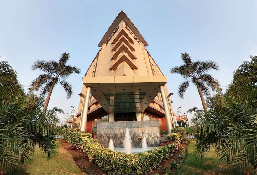 בית מלון כפרי Ramada Gurgaon Central