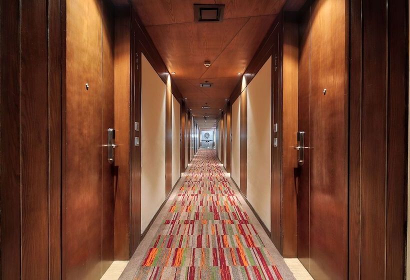 בית מלון כפרי Ramada Gurgaon Central