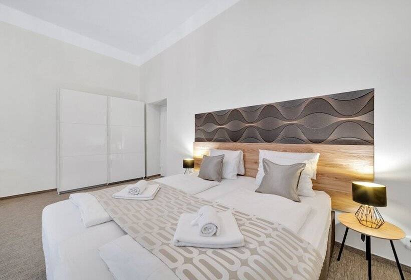 هتل Rezidence Villa Gloria