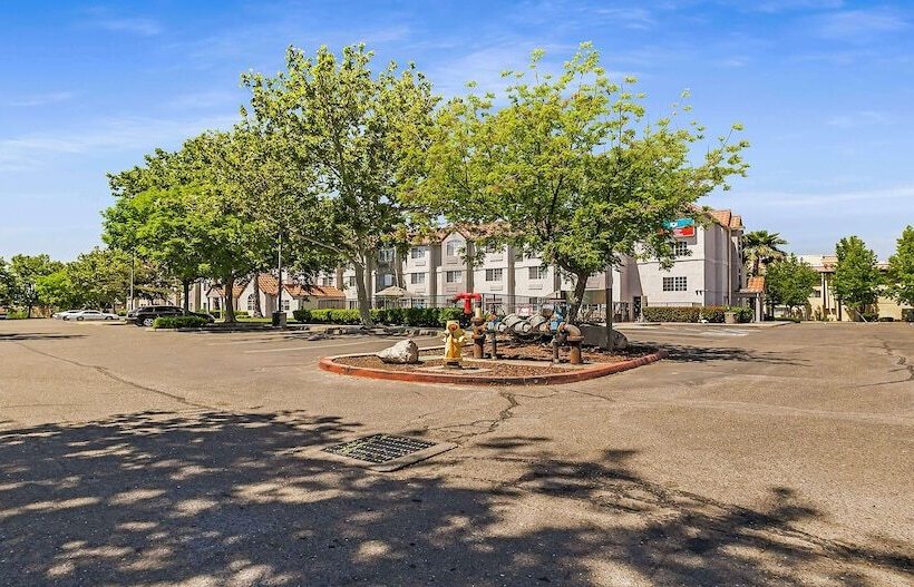 Surestay Plus Hotel By Best Western Rocklin