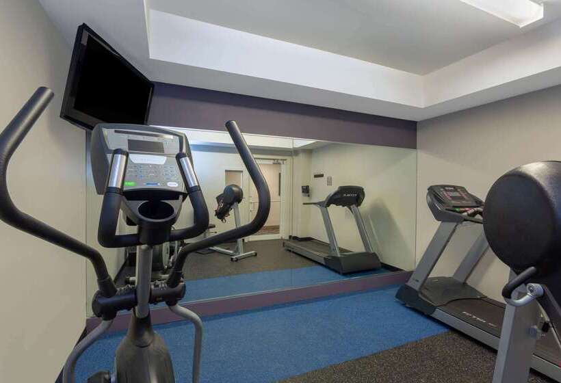 Microtel Inn & Suites By Wyndham Brooksville