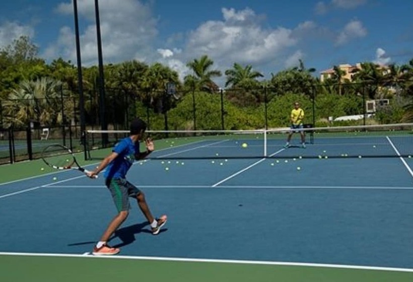 استراحتگاه The Tuscany On Grace Bay