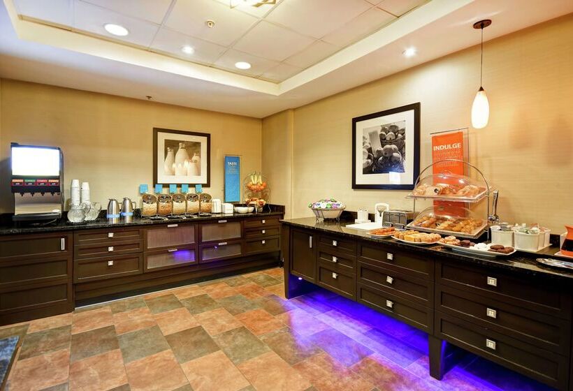 Hampton Inn & Suites Detroit Canton