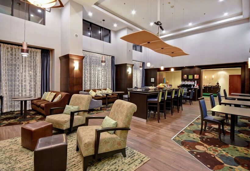 Hampton Inn & Suites Detroit Canton