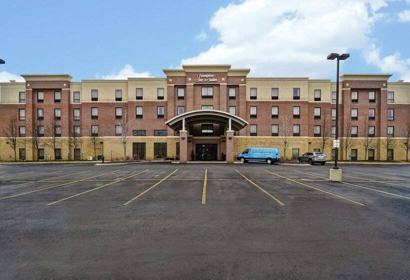 Hampton Inn & Suites Detroit Canton