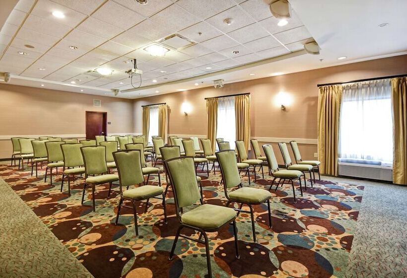 Hampton Inn & Suites Detroit Canton