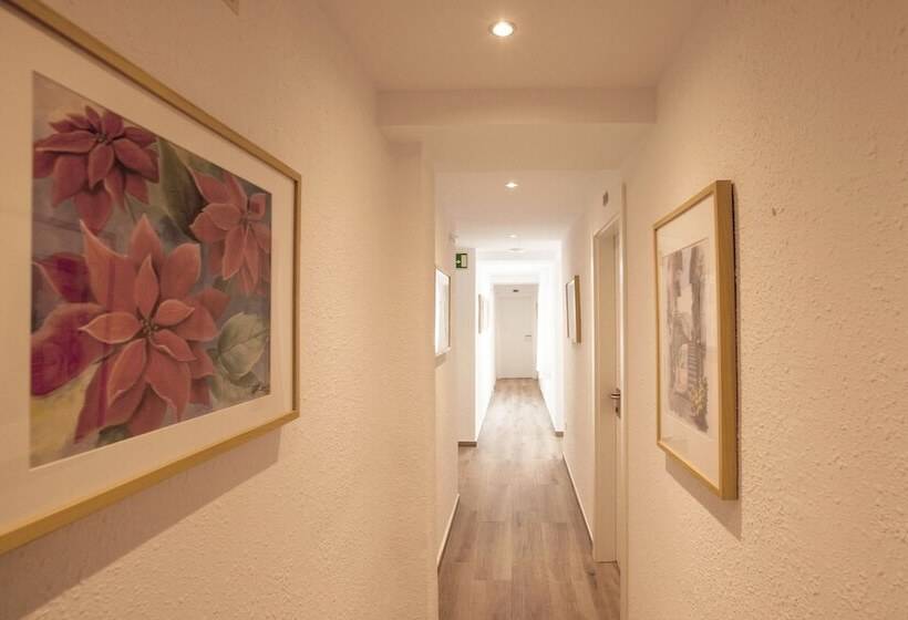 مسافرخانه Serramar