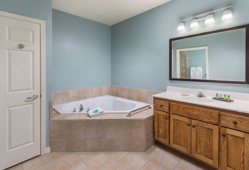 هتل Club Wyndham Governors Green