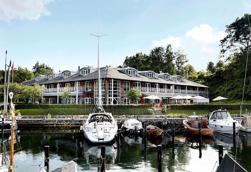 هتل Comwell Kongebrogaarden