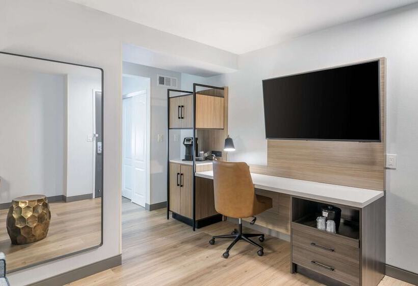 هتل Country Inn & Suites By Radisson, Savannah Airport, Ga