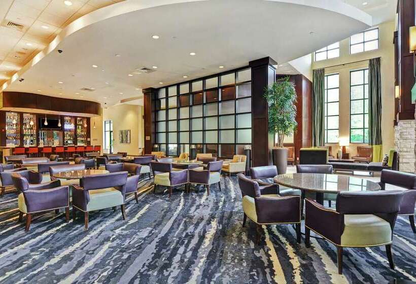 هتل Embassy Suites By Hilton Savannah Airport