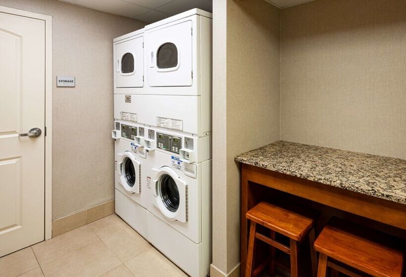 هتل Hampton Inn & Suites Mobile I 65@ Airport Blvd