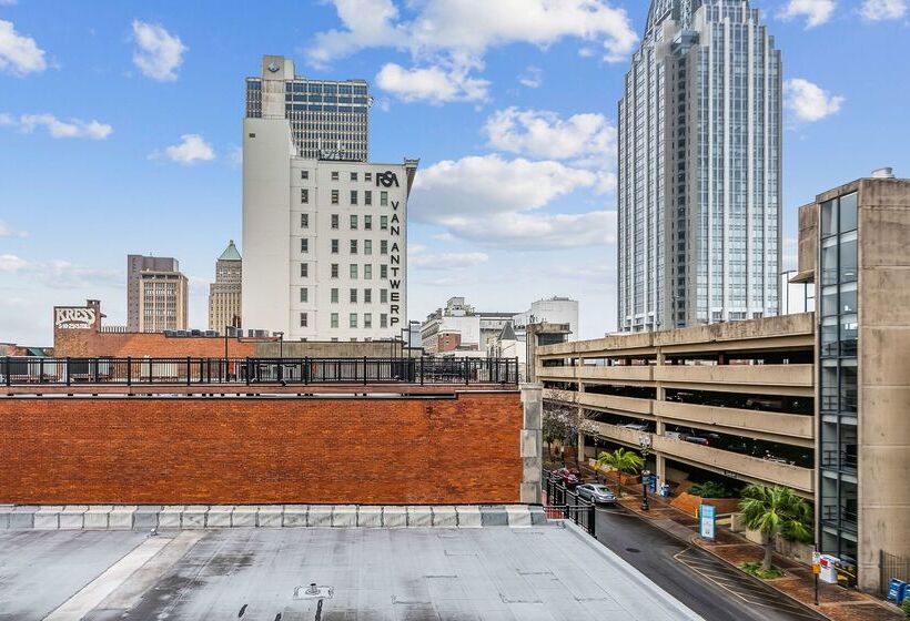 هتل Hampton Inn & Suites Mobile  Downtown Historic District