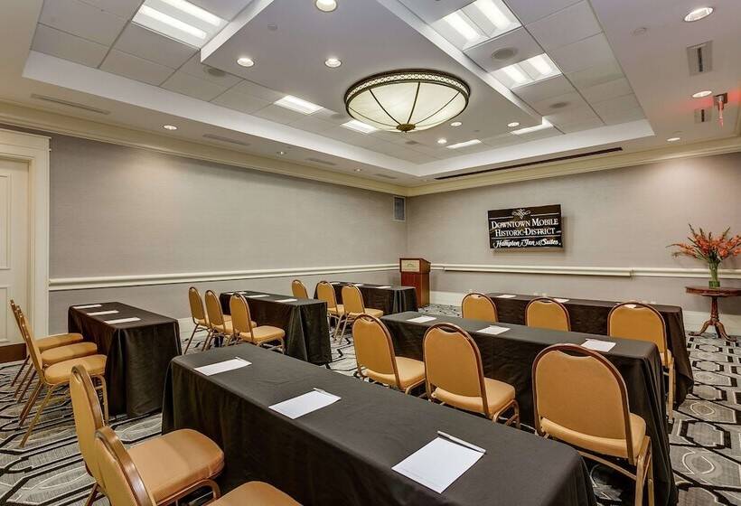 هتل Hampton Inn & Suites Mobile  Downtown Historic District