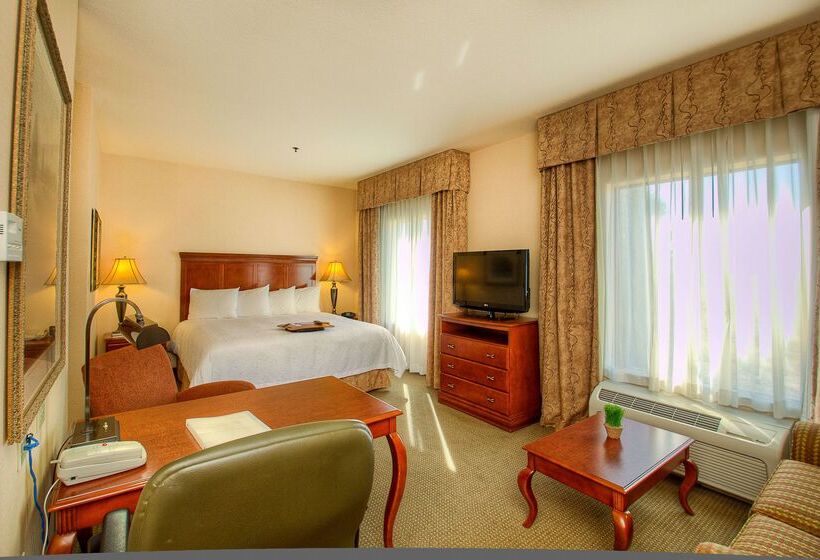 Отель Hampton Inn & Suites Mountain Home