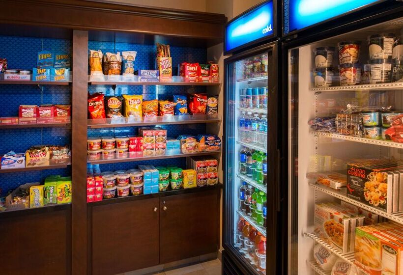 هتل Hampton Inn & Suites National Harbor   Alexandria Area