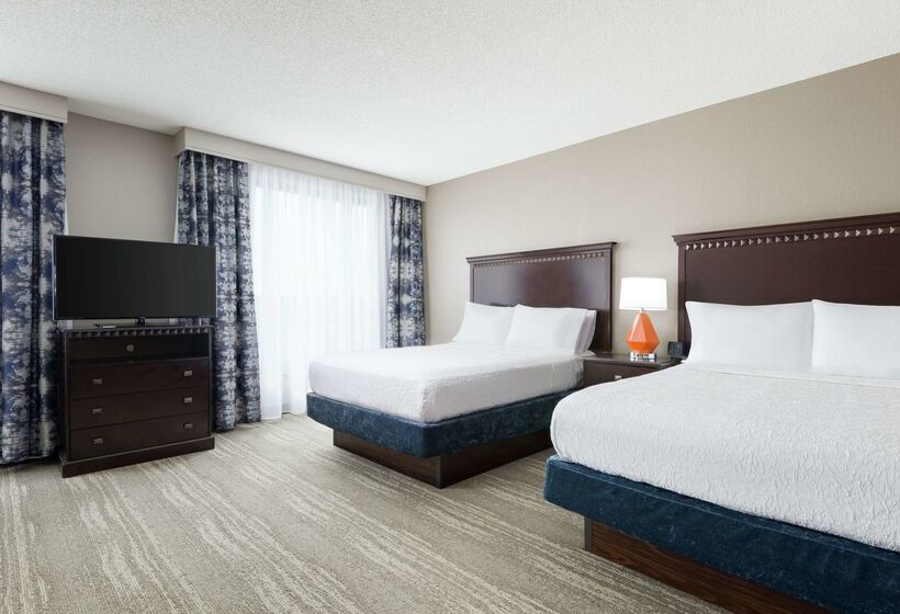 هتل Hampton Inn & Suites National Harbor   Alexandria Area