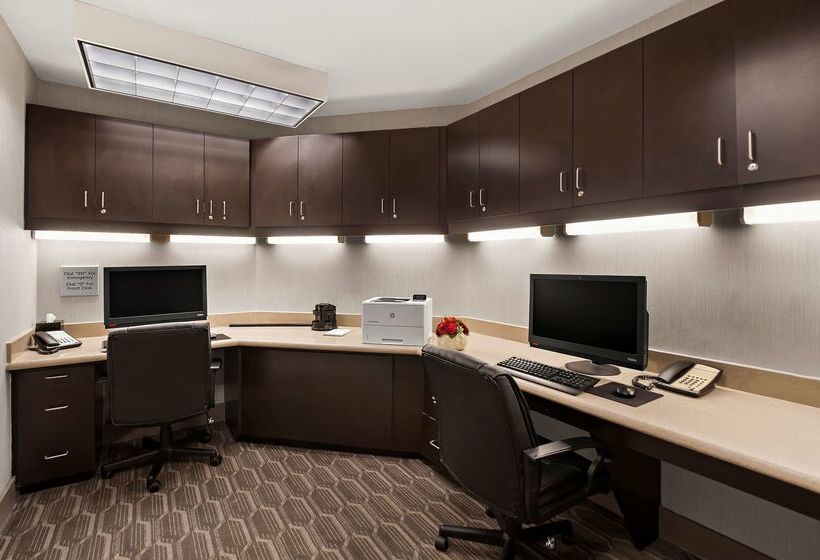 هتل Hampton Inn & Suites Fort Belvoir Alexandria South