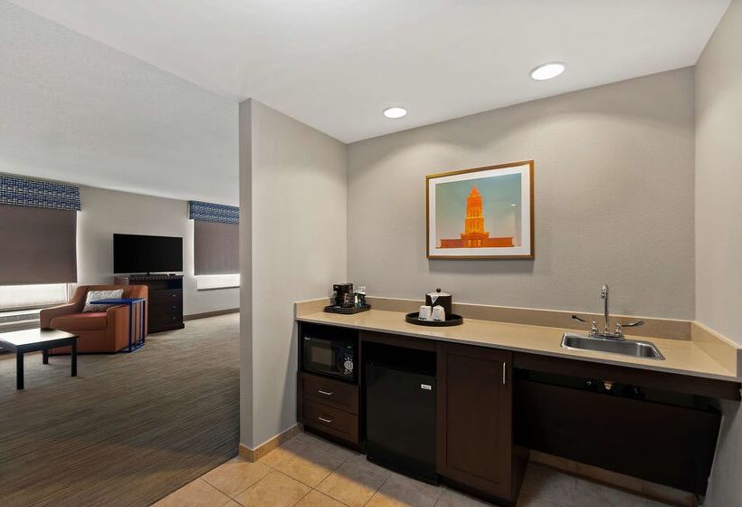 هتل Hampton Inn & Suites Fort Belvoir Alexandria South