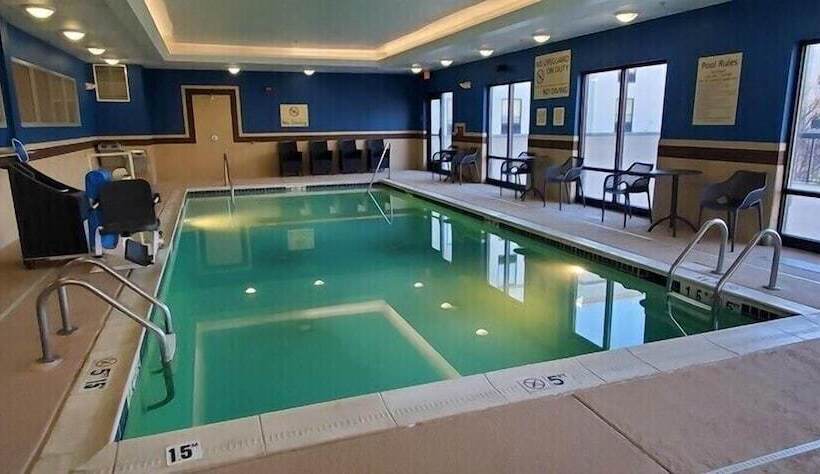 هتل Hampton Inn & Suites Fort Belvoir Alexandria South