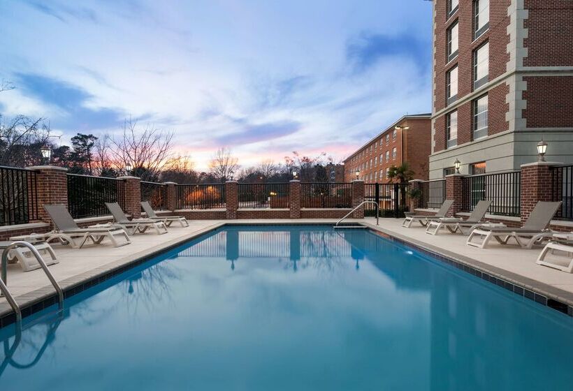 هتل Hampton Inn & Suites Williamsburg Central