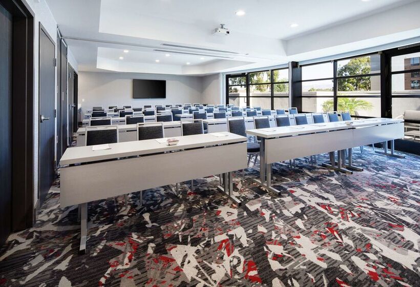 בית מלון כפרי Hilton Garden Inn Irvine Spectrum Lake Forest