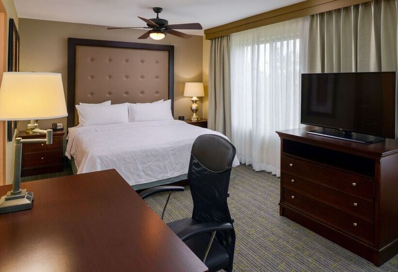 هتل Homewood Suites By Hilton Fresno