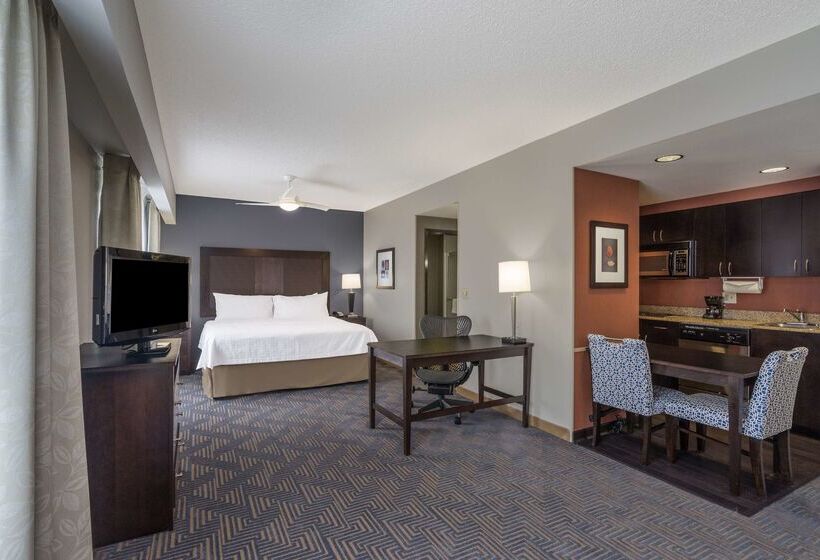 هتل Homewood Suites By Hilton Louisvilleeast