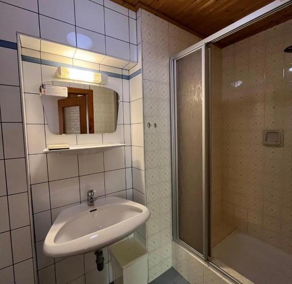 هتل Pension & Apartments Waldkrieber