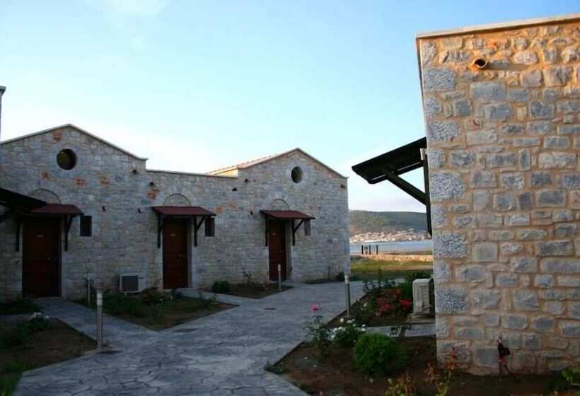 Aktaion Resort