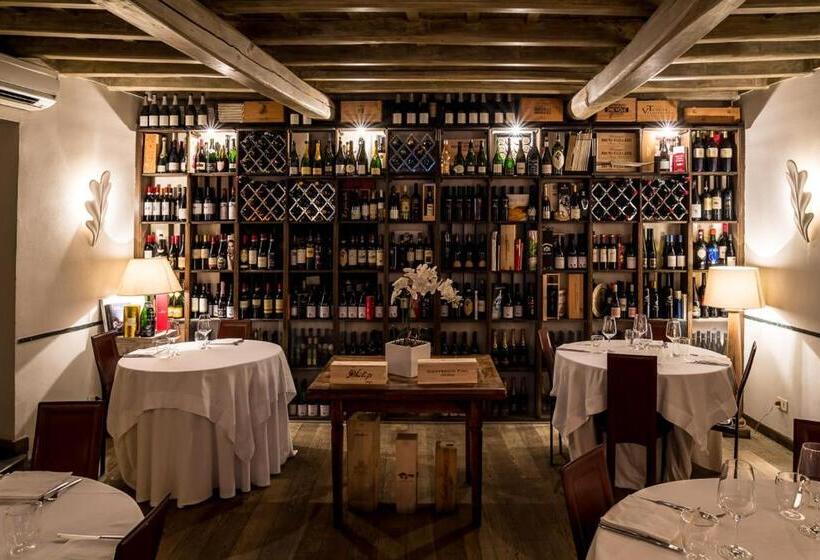 تختخواب و صبحانه Trevi Beau Boutique