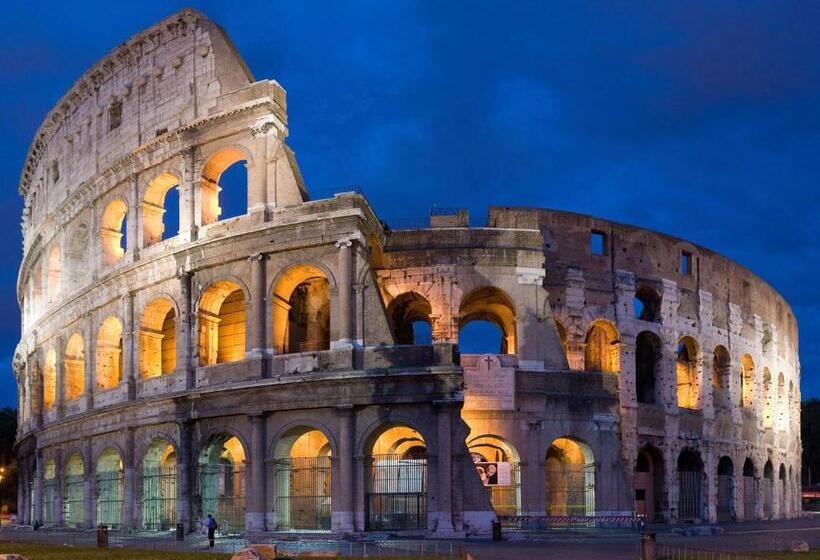 مسافرخانه La Piccola Maison