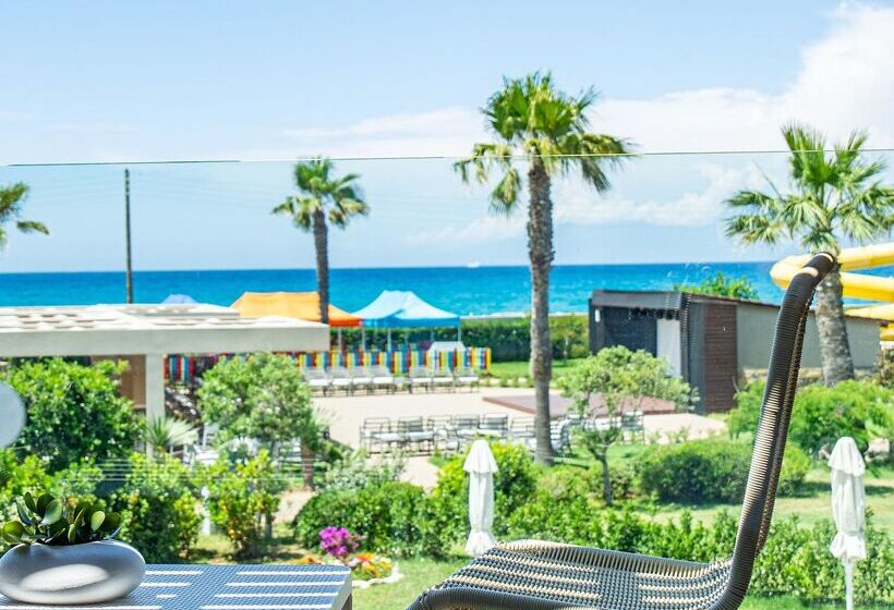 هتل Almyros Beach